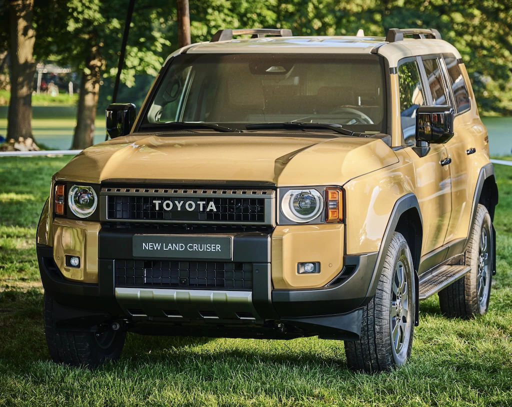 Xe Toyota Land Cruiser 2024 mới First Edition Không Về Việt Nam