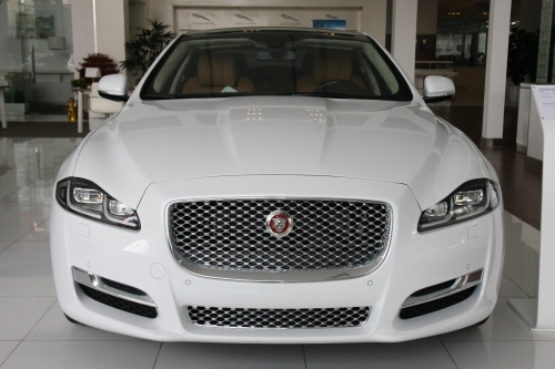 Jaguar XJL Dòng Cao Cấp Đến Từ Anh Quốc Giá Bao Nhiêu