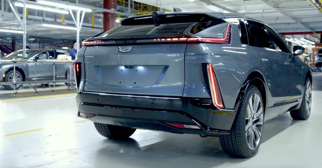 Video Xe SUV Cadillac Ryliq Chạy Điện 2023