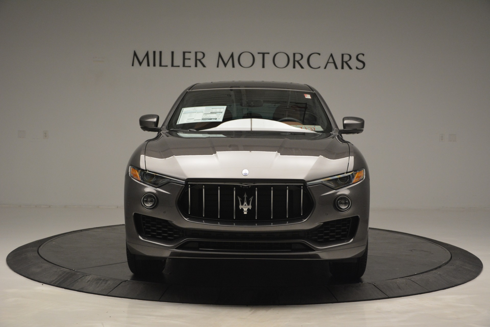 Maserati Levante 5 Chỗ Đối Thủ Porsche Cayenne Giá Bao Nhiêu