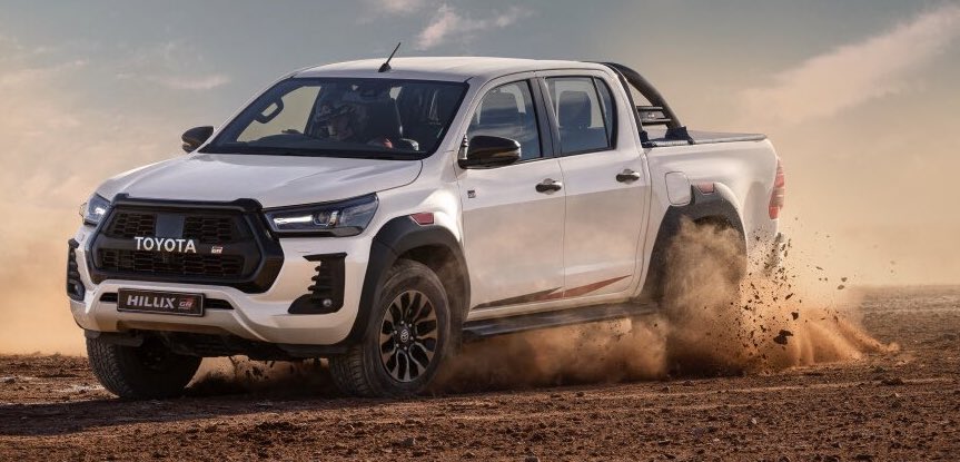 Toyota Hilux GR Sport 2023 ra mắt