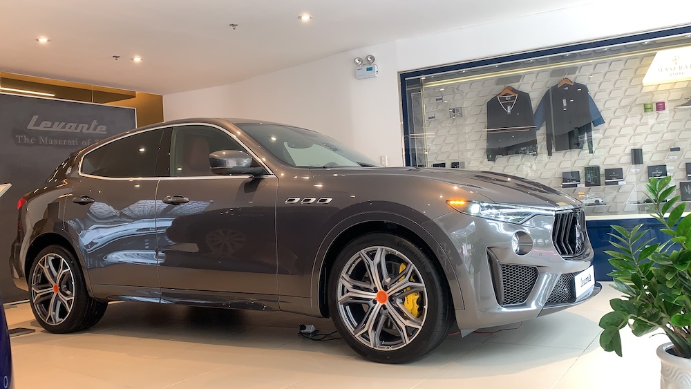 Xe Maserati Của Minh Nhựa Là Phiên Bản Nào, Có Gì So Với Lamborghini Urus