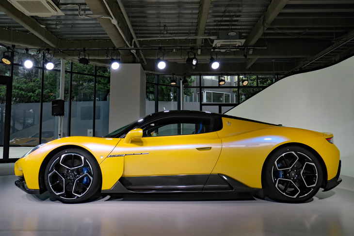 Xe Thể Thao 2 Cửa Maserati MC20 2022 Hoàn Toàn Mới Giá Bao Nhiêu
